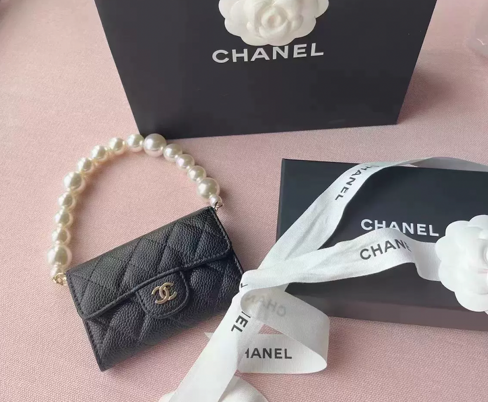 Anissa T. review of Converter Kit for Chanel Card Holder