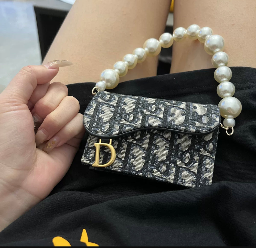 Nora D. review of Converter Kit for Dior Card Holder