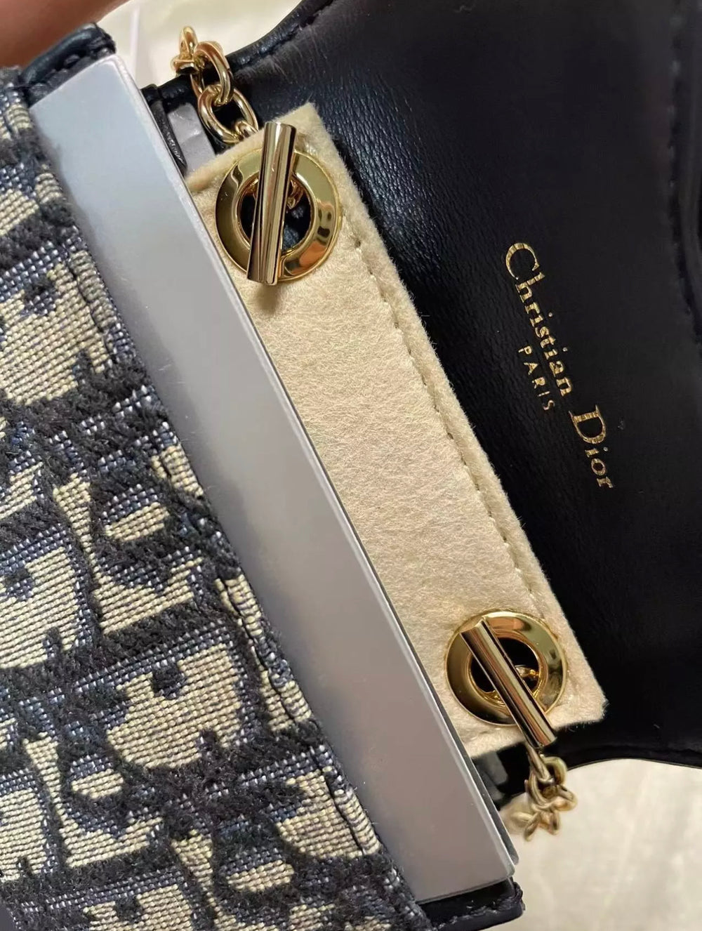 Yasmine G. review of Converter Kit for Dior Card Holder